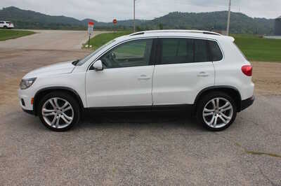 2013 Volkswagen Tiguan, $5999. Photo 8