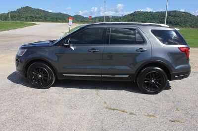2018 Ford Explorer, $12999. Photo 8