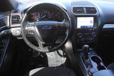 2018 Ford Explorer, $12999. Photo 9