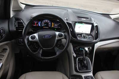 2016 Ford C-MAX, $9999. Photo 9