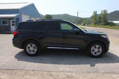 2020 Ford Explorer, $14999. Photo 4