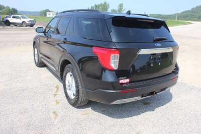 2020 Ford Explorer, $14999. Photo 7