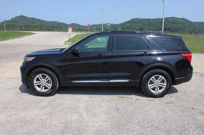2020 Ford Explorer, $14999. Photo 8