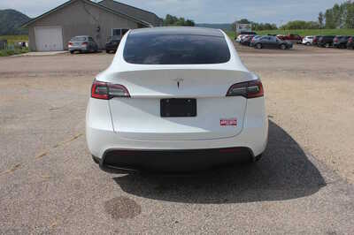 2021 Tesla Model Y, $21999. Photo 6