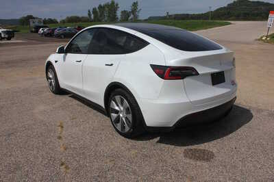2021 Tesla Model Y, $21999. Photo 7