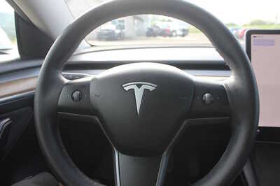 2023 Tesla Model 3, $25999. Photo 11