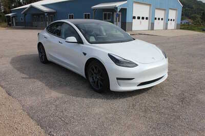 2023 Tesla Model 3, $25999. Photo 3