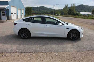2023 Tesla Model 3, $25999. Photo 4