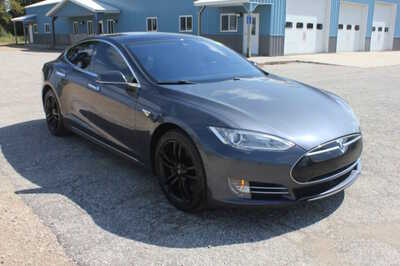 2014 Tesla Model S, $11999. Photo 3