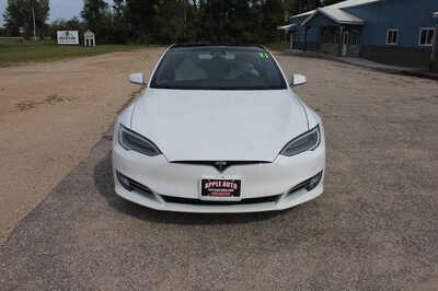 2021 Tesla Model S, $32999. Photo 2