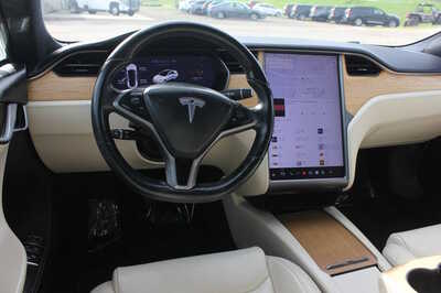 2021 Tesla Model S, $32999. Photo 9