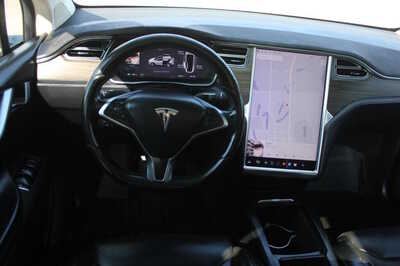 2016 Tesla Model X, $15999. Photo 8