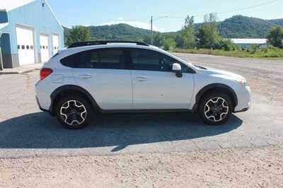 2014 Subaru XV Crosstrek, $9999. Photo 4