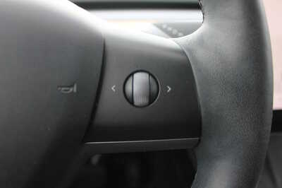 2024 Tesla Model Y, $27999. Photo 11