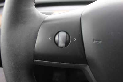 2024 Tesla Model Y, $27999. Photo 12