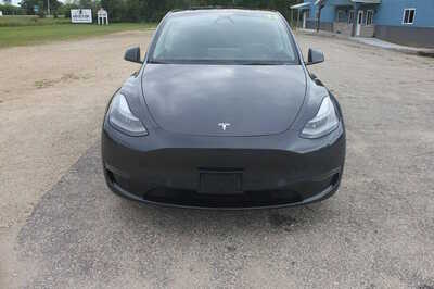 2024 Tesla Model Y, $27999. Photo 2