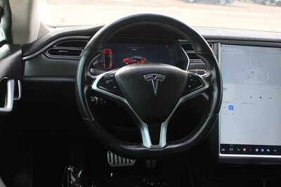 2015 Tesla Model S, $18999. Photo 10