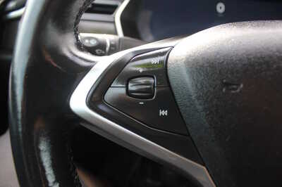 2015 Tesla Model S, $18999. Photo 12