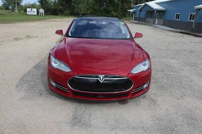 2015 Tesla Model S, $18999. Photo 2