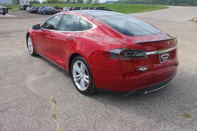 2015 Tesla Model S, $18999. Photo 7