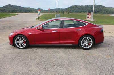 2015 Tesla Model S, $18999. Photo 8