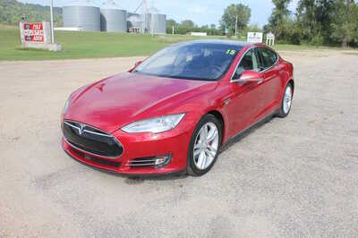 2015 Tesla Model S, $18999. Photo 1