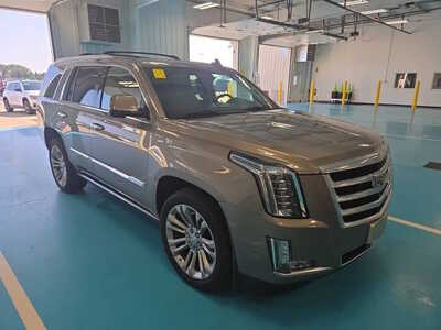 2018 Cadillac Escalade, $16999. Photo 2