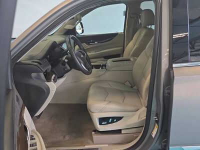 2018 Cadillac Escalade, $16999. Photo 5