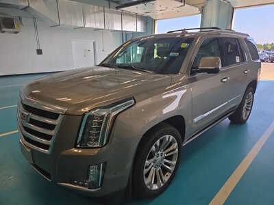 2018 Cadillac Escalade, $16999. Photo 1