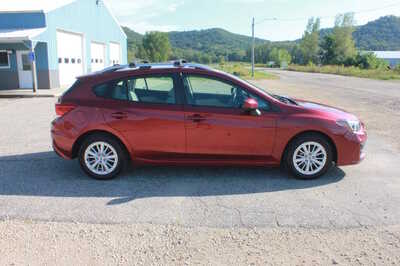 2018 Subaru Impreza, $8999. Photo 4