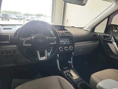 2018 Subaru Forester, $11999. Photo 4