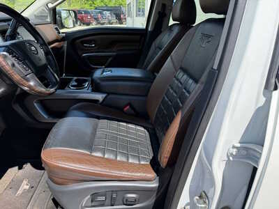 2019 Nissan Titan, $25964. Photo 10