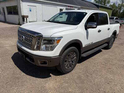 2019 Nissan Titan, $25964. Photo 1
