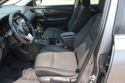 2017 Nissan Rogue, $6999. Photo 10