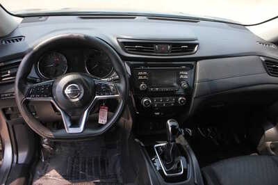 2017 Nissan Rogue, $6999. Photo 11