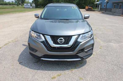 2017 Nissan Rogue, $6999. Photo 2