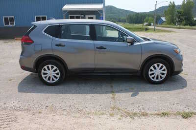 2017 Nissan Rogue, $6999. Photo 4