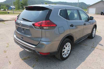 2017 Nissan Rogue, $6999. Photo 5