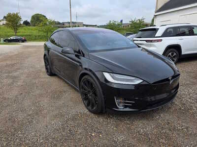 2018 Tesla Model X, $23999. Photo 1