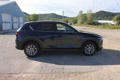 2022 Mazda CX-5, $21799. Photo 4