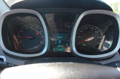 2010 Chevrolet Equinox, $3499. Photo 11
