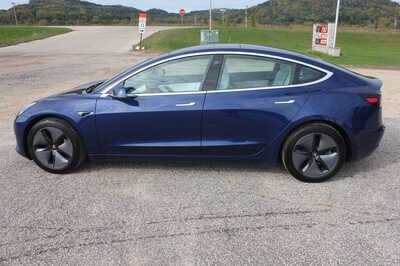 2019 Tesla Model 3, $19999. Photo 8