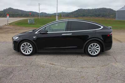 2016 Tesla Model X, $20999. Photo 8