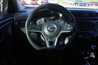 2019 Nissan Rogue, $11999. Photo 10