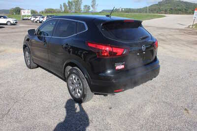 2019 Nissan Rogue, $11999. Photo 7