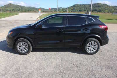 2019 Nissan Rogue, $11999. Photo 8
