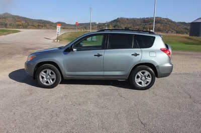 2007 Toyota RAV4, $7499. Photo 8