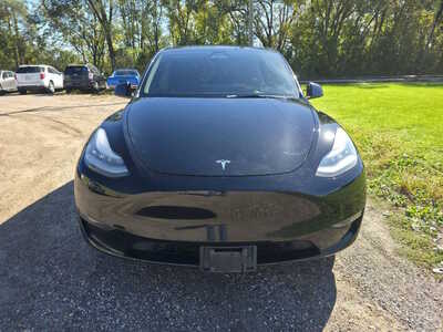 2021 Tesla Model Y, $19999. Photo 2