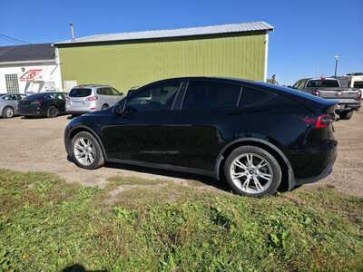 2021 Tesla Model Y, $19999. Photo 4