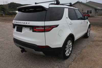 2017 Land Rover Discovery, $13999. Photo 5